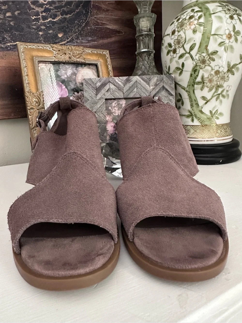 Koolaburra by UGG Kaiah Taupe Suede Block Heel Kaiah Shootie Sandals Sz 8